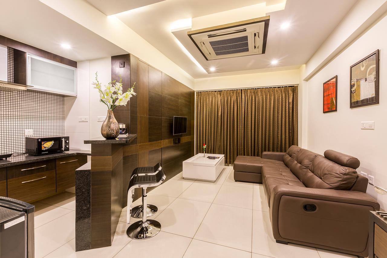 Prominent Corporate Residency Hotel Gandhinagar Exterior photo