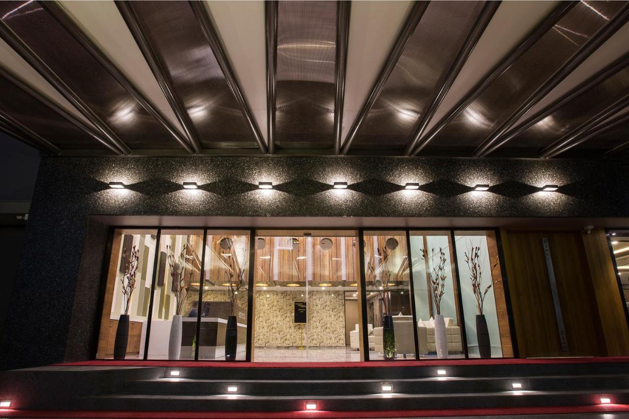Prominent Corporate Residency Hotel Gandhinagar Exterior photo